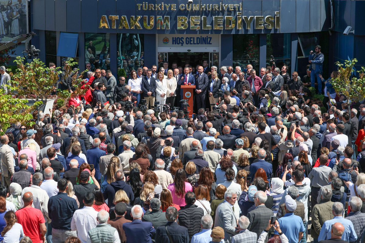 Genel Başkanımız Özgür Özel, Samsun Atakum Belediyemizi ziyaret ettikten sonra vatandaşlarımızla bir araya geldi.