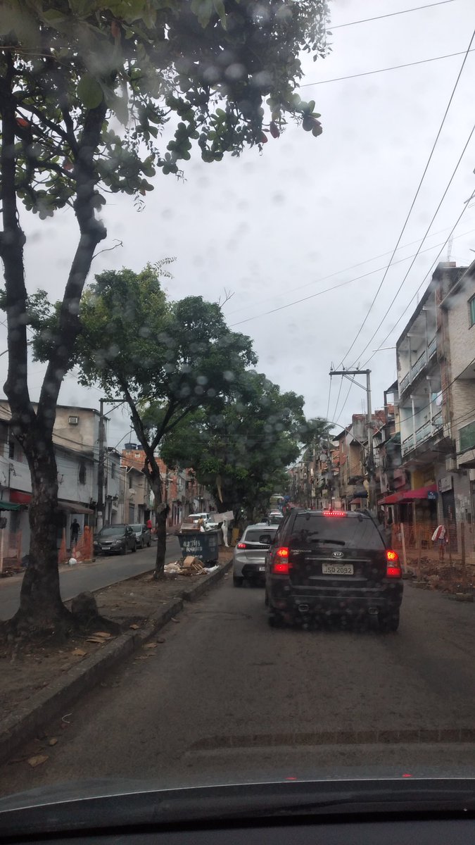 TODOS os dias essa agonia p chegar até o Hospital Roberto Santos ... pra q Transalvador? Pra q prefeitura bairro? #jmcv #tamojuntobmd