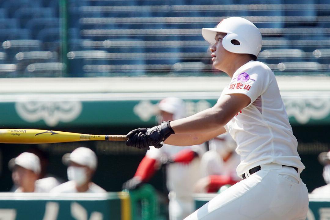 baseball_pen's tweet photo. #甲子園ベスト4オーダー備忘録

【2021夏】優勝/智辯和歌山

・智辯対決を制し好調近畿勢の頂点に

(中)宮坂 厚希
(二)大仲 勝海
(左)角井 翔一朗
(右)徳丸 天晴
(一)岡西 佑弥
(捕)渡部 海
(三)高嶋 奨哉
(投)中西 聖輝
(遊)大西 拓磨
ｰｰ
※登板
高橋 令 塩路 柊季 武元 一輝 伊藤 大稀 https://t.co/2MVGbY8yJj