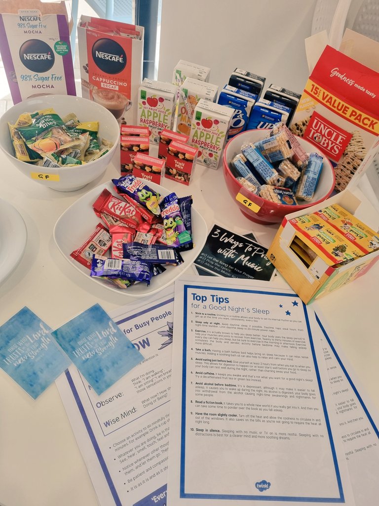 daniellewardro2's tweet photo. ⛽️❤️ Staffroom Refuel Station❤️⛽️ Love this idea of tips for selfcare and treats to refuel the staff midterm during this busy time with assessments and reports to do! Thank you @Marg_Williamson https://t.co/dhtR4gjl84