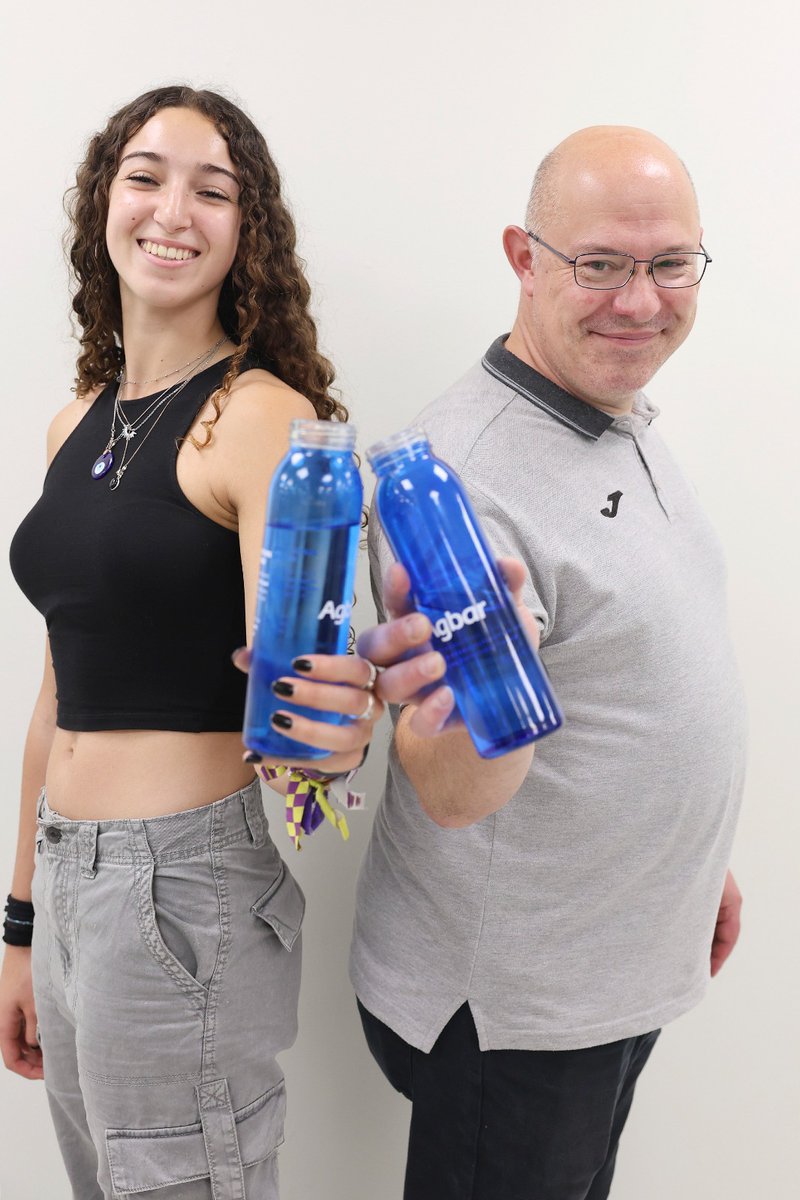 ✊Rebem a Marina Navarro, alumna de 2n de batxillerat de <a href="/ICarlesVallbona/">INS CarlesVallbona</a> de #Granollers, i al seu tutor, <a href="/nadal_ivan/">Ivan Nadal Latorre</a>.  👉Marina representarà a Espanya en la final internacional del #SJWP, després de rebre el reconeixement de #Nobel júnior de l’aigua per la seva investigació