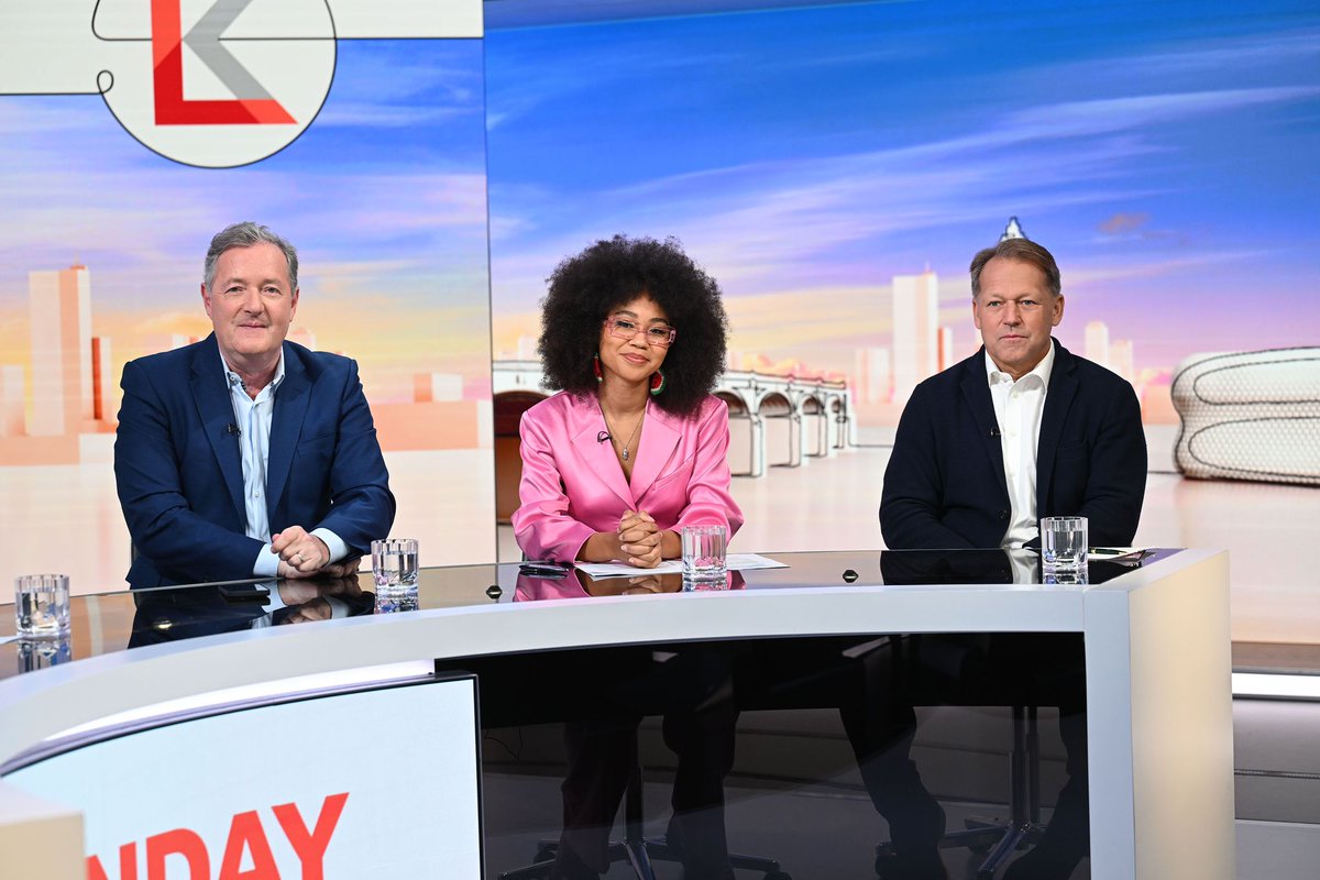 The racists on this app are trying to make fun of my Afro but I simply cannot take anyone seriously who can’t see that I obviously looked very slay yesterday morning on #BBCLauraK 💅🏽