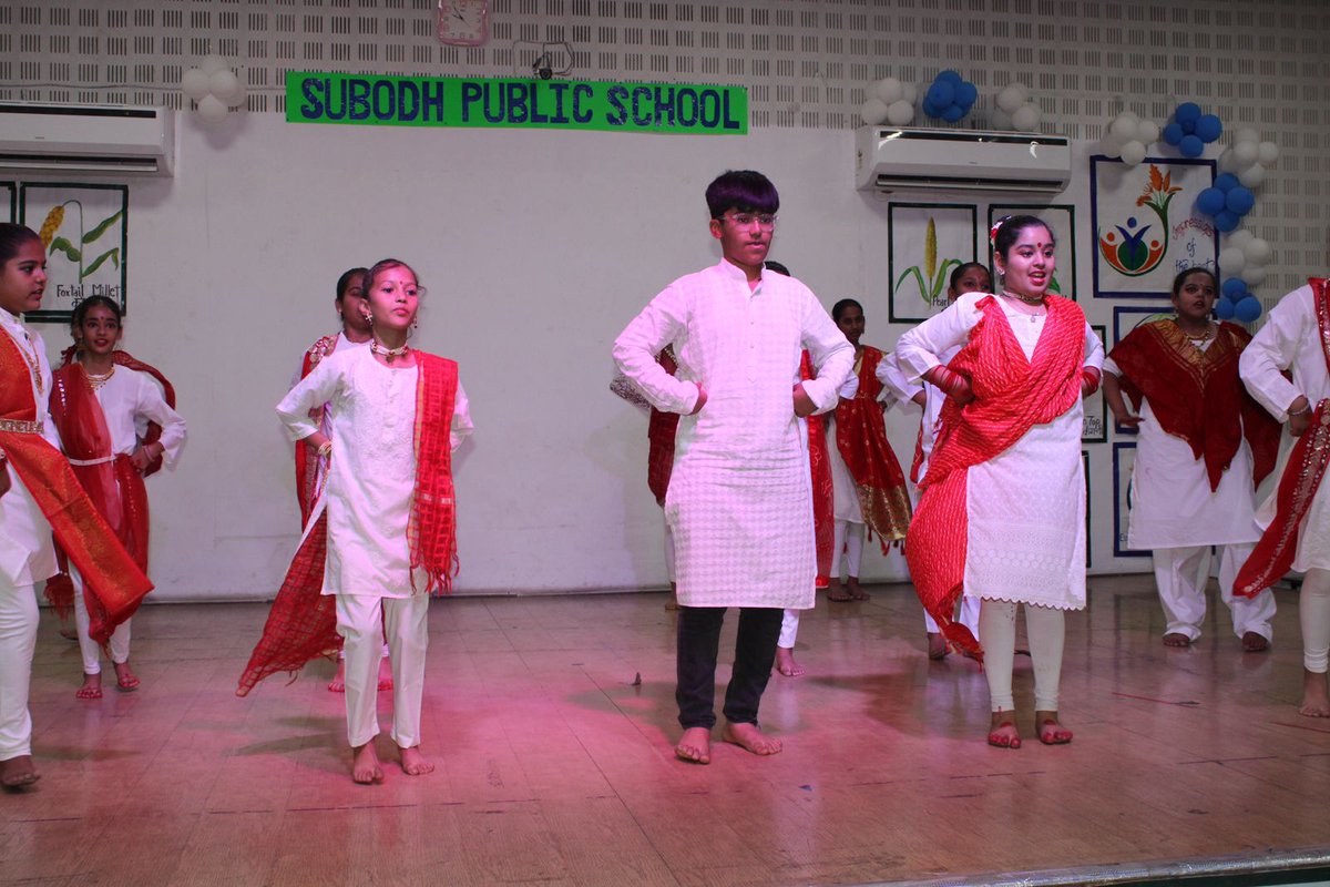 subodh_jaipur's tweet image. ADIEU TO SUMMER CAMP # SUBODHITES

In the magical glow of Summer Camp , let&apos;s cherish the memories and embrace the journey ahead .
#SummerCamp2024
#DanceDreams
#MusicalMagic
#TechTruth
#YouthInspire