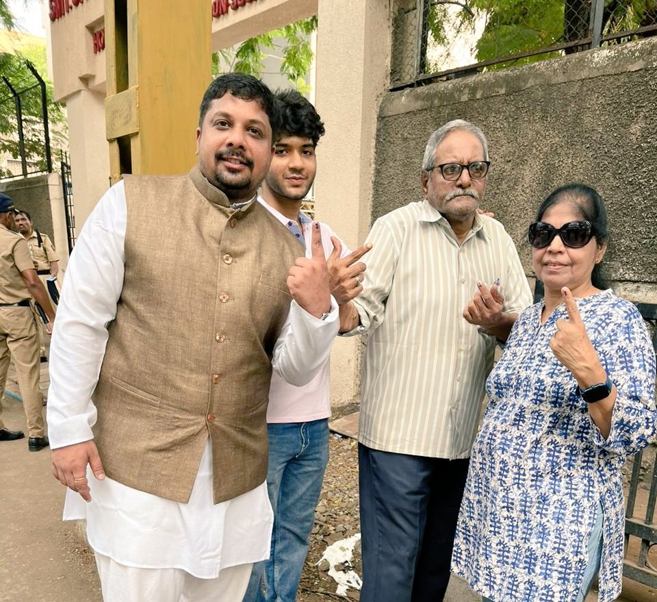 A family that votes together, stays together. Voted with my parents this morning. Voted against the politics of hate! Voted against tyranny! Voted to protect Indian democracy! Mumbaikar, Vote kar! Vote! Vote! Vote! #LokshabhaElections2024