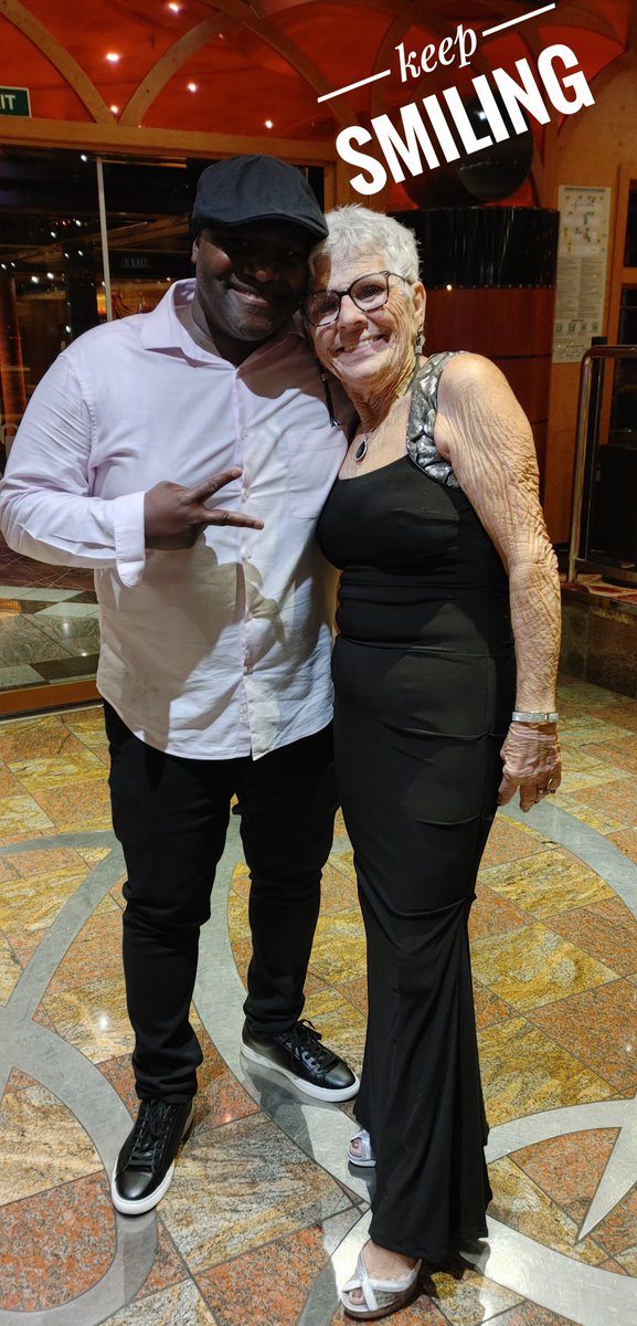 Post show smiles always feels good!!😆💯 #comedy #iamdeanaustin #postshow