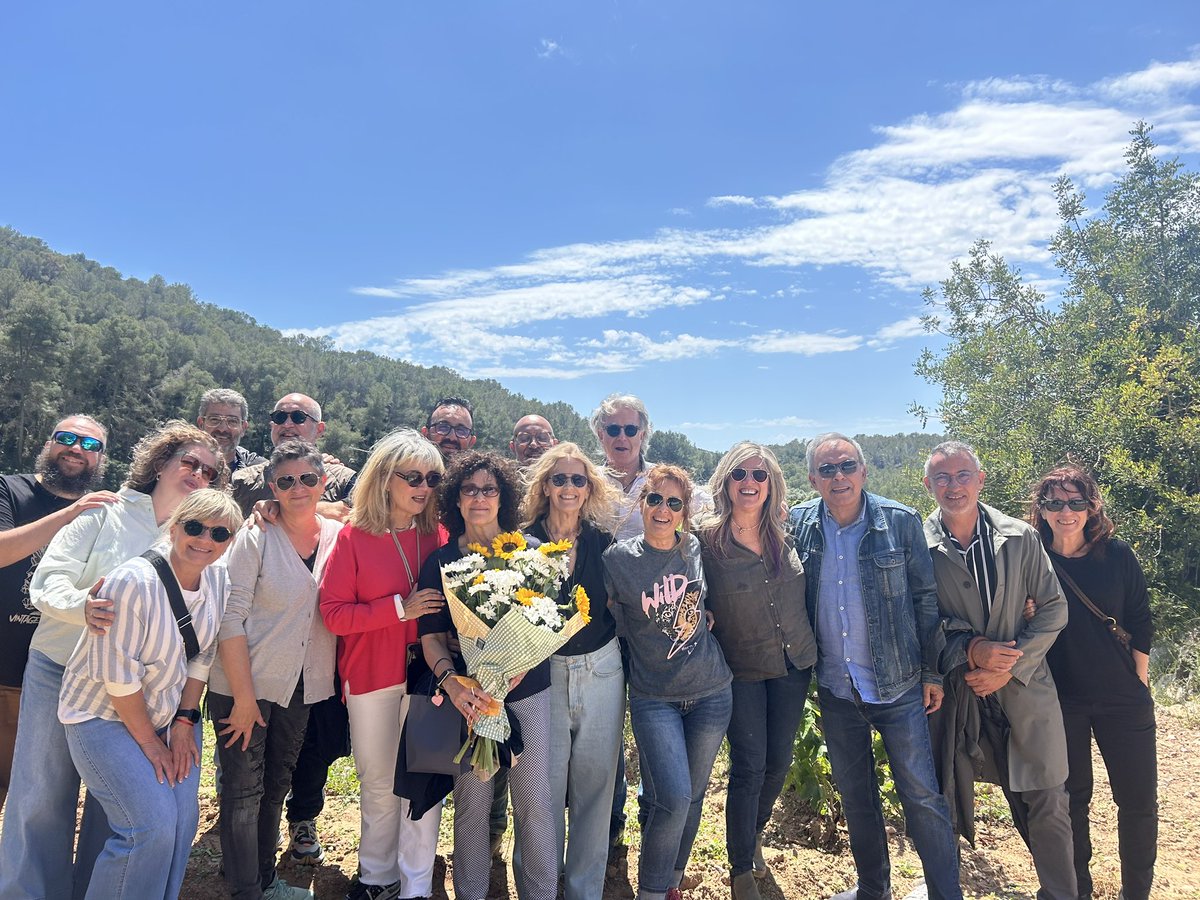 PuigBatet's tweet photo. 🪻🐞📸🍷
Més moments, per recordar!
El cap de setmana el ritme no para a Puig Batet, contents que vingueu a conèixer-nos i a celebrar moments especials.
Salut i bon vi.
#puigbatet #capdesetmama #enoturisme #vinsderibes https://t.co/2yA2haCWVh