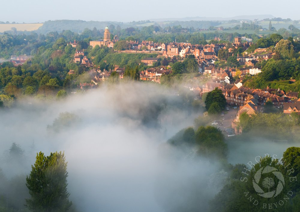 A dreamy Bridgnorth photographed not long after sunrise, with early morning mist stealing across the river. This was my view from High Rock, with St Mary’s Church dominating the town's skyline. On the horizon is Titterstone Clee, about 12 miles away as the crow flies. #Shropshire