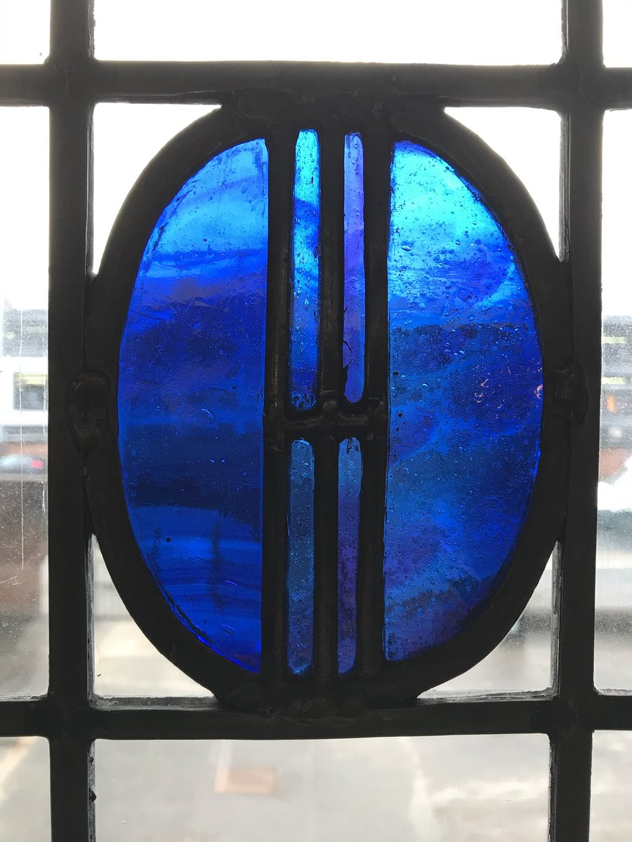 #MomentsOfBeauty in #Glasgow: For Monday morning, this gorgeous deep cloudy blue stained glass motif in the leaded glass panes adorning the twin stairwells on Charles Rennie Mackintosh’s Scotland Street School has a lovely painterly quality 🥰!