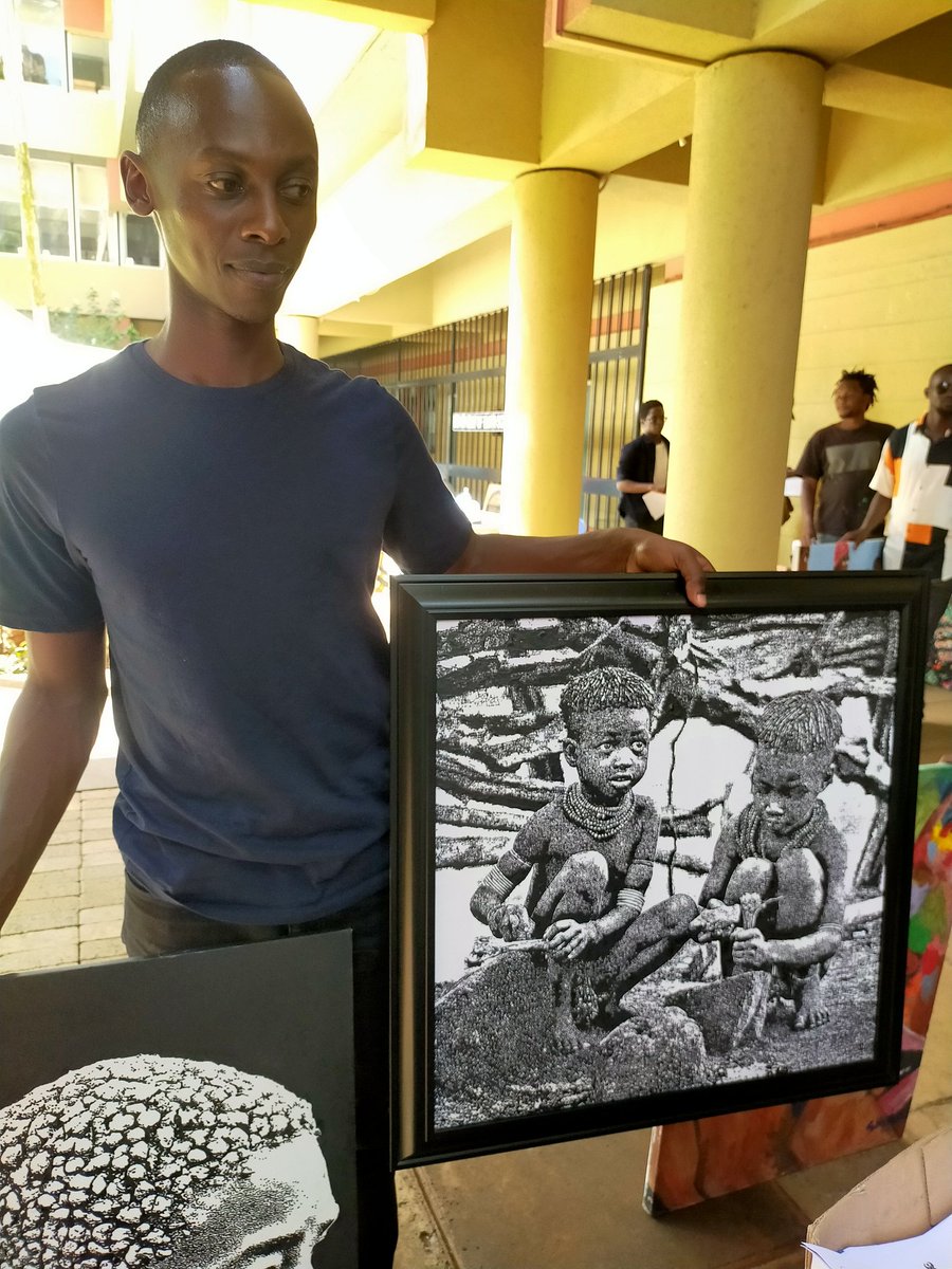 Here's @artistmau with the work he submitted for the #AffordableArtShowKe The top one went off to a new home. Sold 🔴