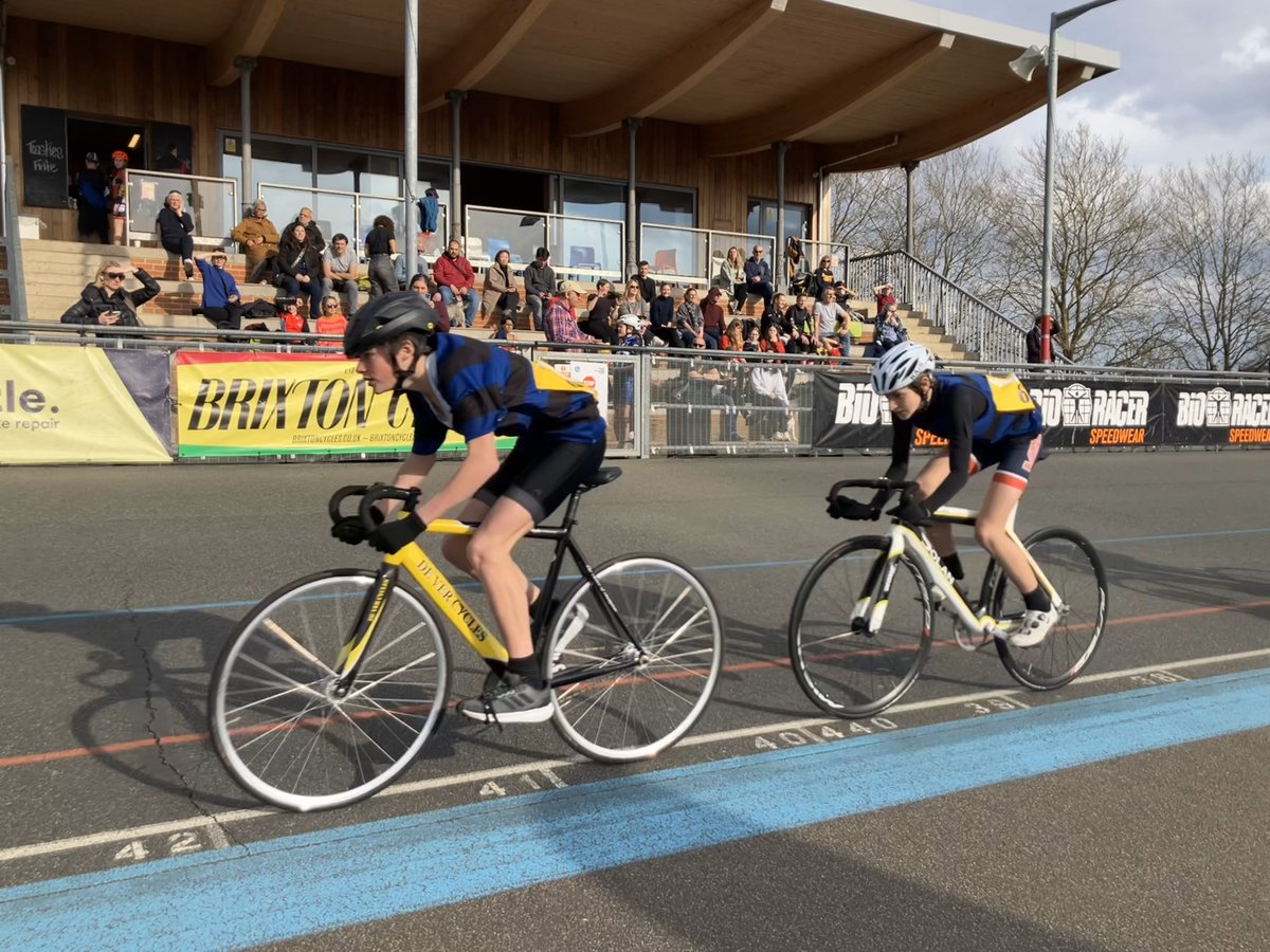 Well done all the cyclists, including the Dulwich College team, who took part in the Inter Schools Cycling Championships @hernehillvelodrome. With a total of 26 schools & 48 teams competing, it was an exceptional showcase of speed, power & endurance ow.ly/lSQ750RJJ3C