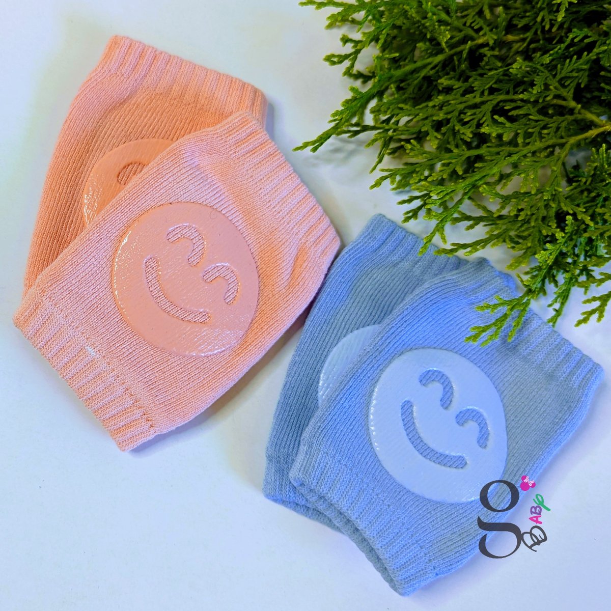 Our Anti-Skid Knee Pads are adorable and ideal for your child's trips. Now at UGX 16,000 per pair, since every crawl deserves comfort and style!

#BabySafety #GiseldaBaby #AntiskidKneePads #CuteCrawls #ParentingEssentials #ShopSmart #TinySteps