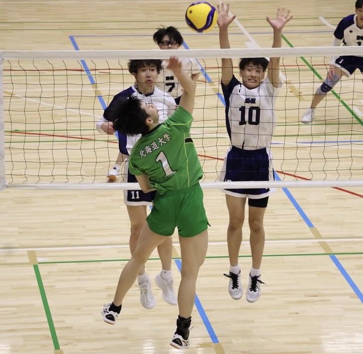 humvbc's tweet photo. 【試合結果】

5/19(日) vs北海学園大学　
@北海道教育大学岩見沢校

1セット　25-13
2セット　25-21
3セット　25-15

春リーグ最終戦はしっかりと勝ち切ることができました！応援してくれた方々ありがとうございました！ https://t.co/hG8nIuxyPs