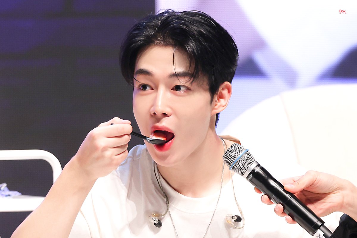240428 FAN MEETING : Chemistry
빙수 한그릇 뚝🥄딱🍧

#SF9 #DAWON #에스에프나인 #다원 #이상혁