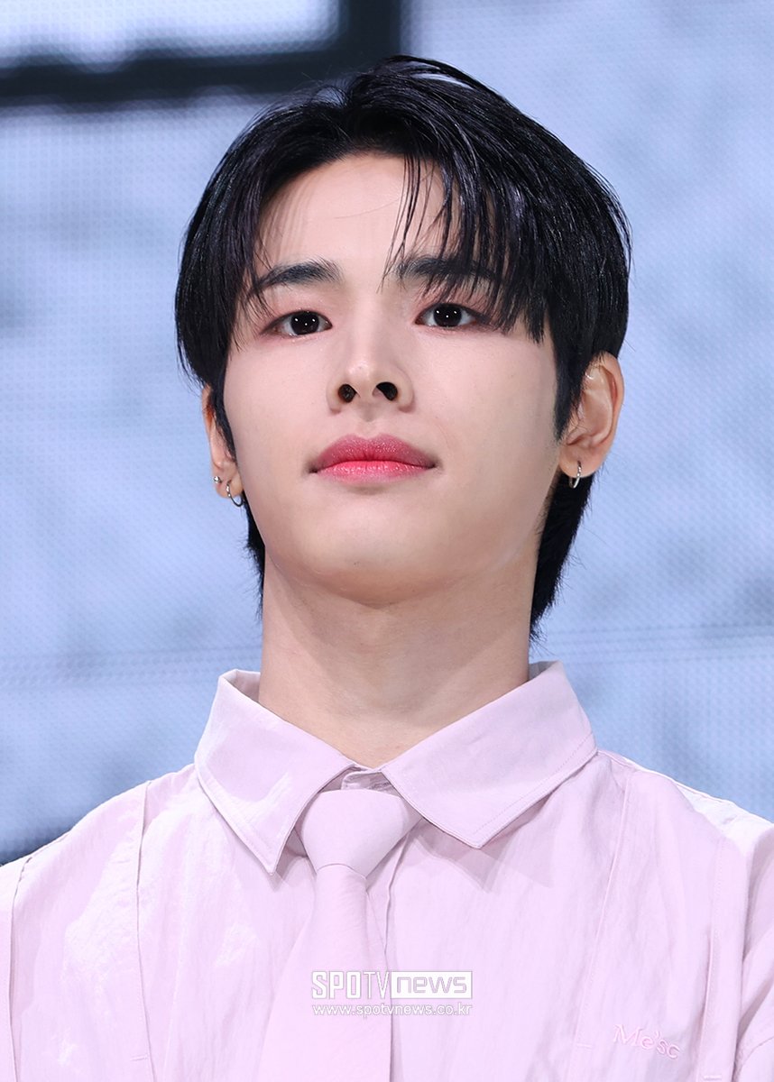 240520] Here's your #TOMOYA from @NEXZ_official! 💙 #NEXZ #넥스지