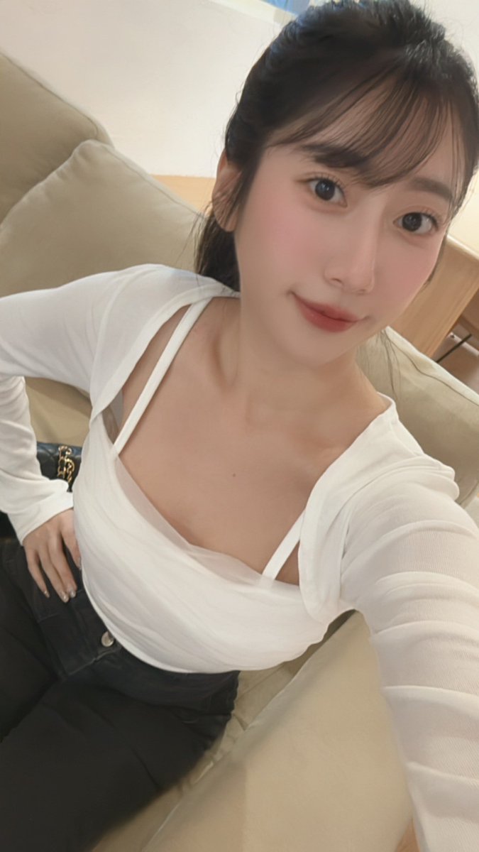 chuuu_0908's tweet photo. 520是個特別的日子 
有對象的好好陪對方 
沒對象的我來陪你😜                      
⬇️⬇️ 【聊天👉】
https://t.co/oVSCRriMRa https://t.co/qsfVnQVarj