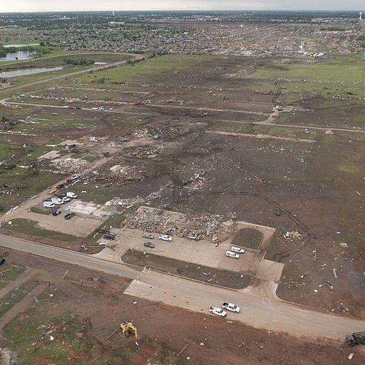 On this date, back during a 12-day span in 2013, the most recent EF5 rated #tornado struck portions of Newcastle-South OKC-Moore #okwx. Rated 210 mph EF5, the wedge tornado tracked 14 miles over 39 minutes and reached a width of 1900 yards. It claimed 24 people and injured 212.