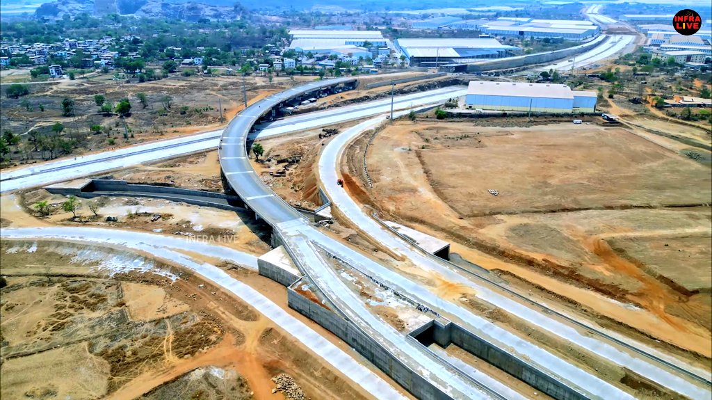 Mumbai-Nagpur Samruddhi #Expressway Package 16 update.

Work on this package is progressing at a superb pace and at this rate, the package will be fully ready by August'24.

This package is extremely scenic and would be a joy to drive on, especially during monsoons!

PC: Infra