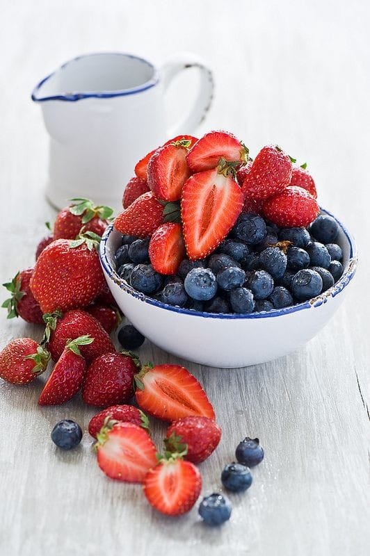 Fun Fact!🍓🫐
Strawberries (Fragaria) and blueberries (Vaccinium) are well known to be high in antioxidants and a great source of minerals, vitamins, fatty acids, and dietary fibre. #strawberry #blueberrry #FarmFresh #SuperfoodBerries #BerryGoodness #SuperBerries
#HealthyEating