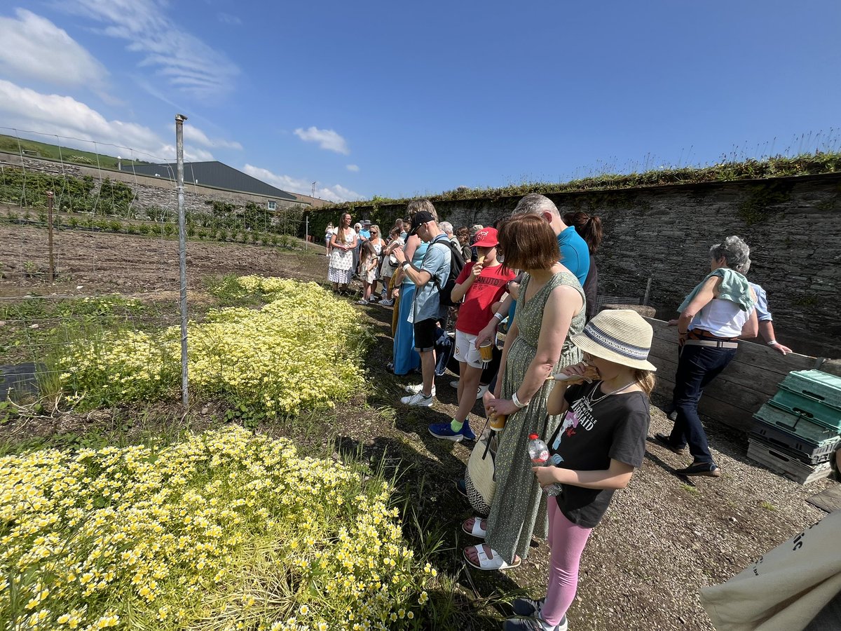 Emma Thompson tweet media