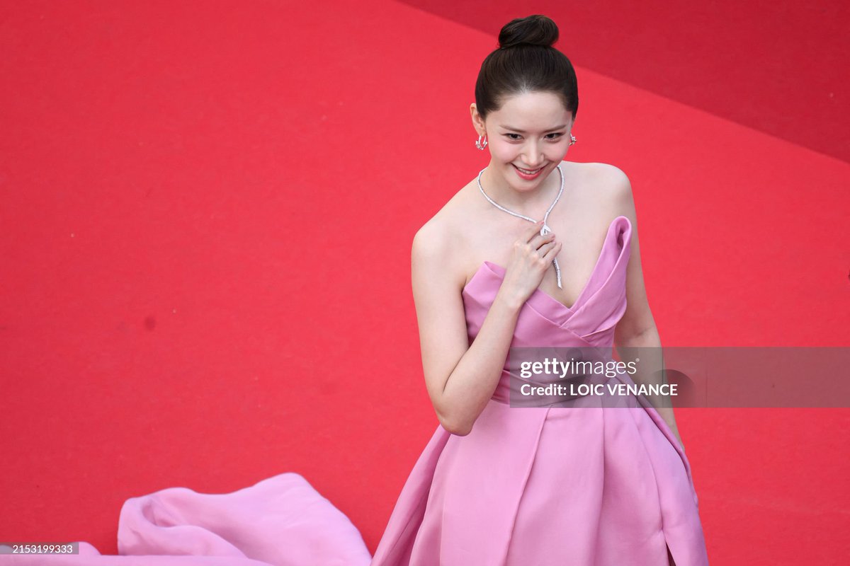 Jeff Benjamin (@jeff__benjamin) on Twitter photo Yoona of <a href="/GirlsGeneration/">Girls' Generation</a> is pretty in pink to attend the 'Horizon: An American Saga' red carpet at the Cannes Film Festival Yoona of <a href="/GirlsGeneration/">Girls' Generation</a> is pretty in pink to attend the 'Horizon: An American Saga' red carpet at the Cannes Film Festival
