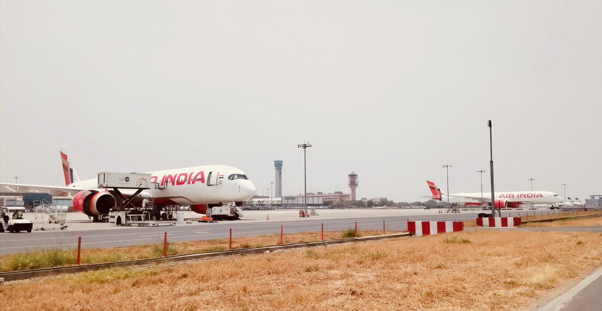 Hello @airindia ❤️

@RonitBaugh @heyyparth @DelhiAirport