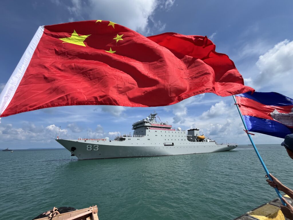 LATEST: China's amphibious assault ships Jinggang Shan, and Qi Jiguang arrived at Sihanoukville port y'day, north of Ream Naval Base, Cambodia to participate in the joint naval exercises b/n the two countries scheduled from 24-27 May
dap-news.com/national/2024/…