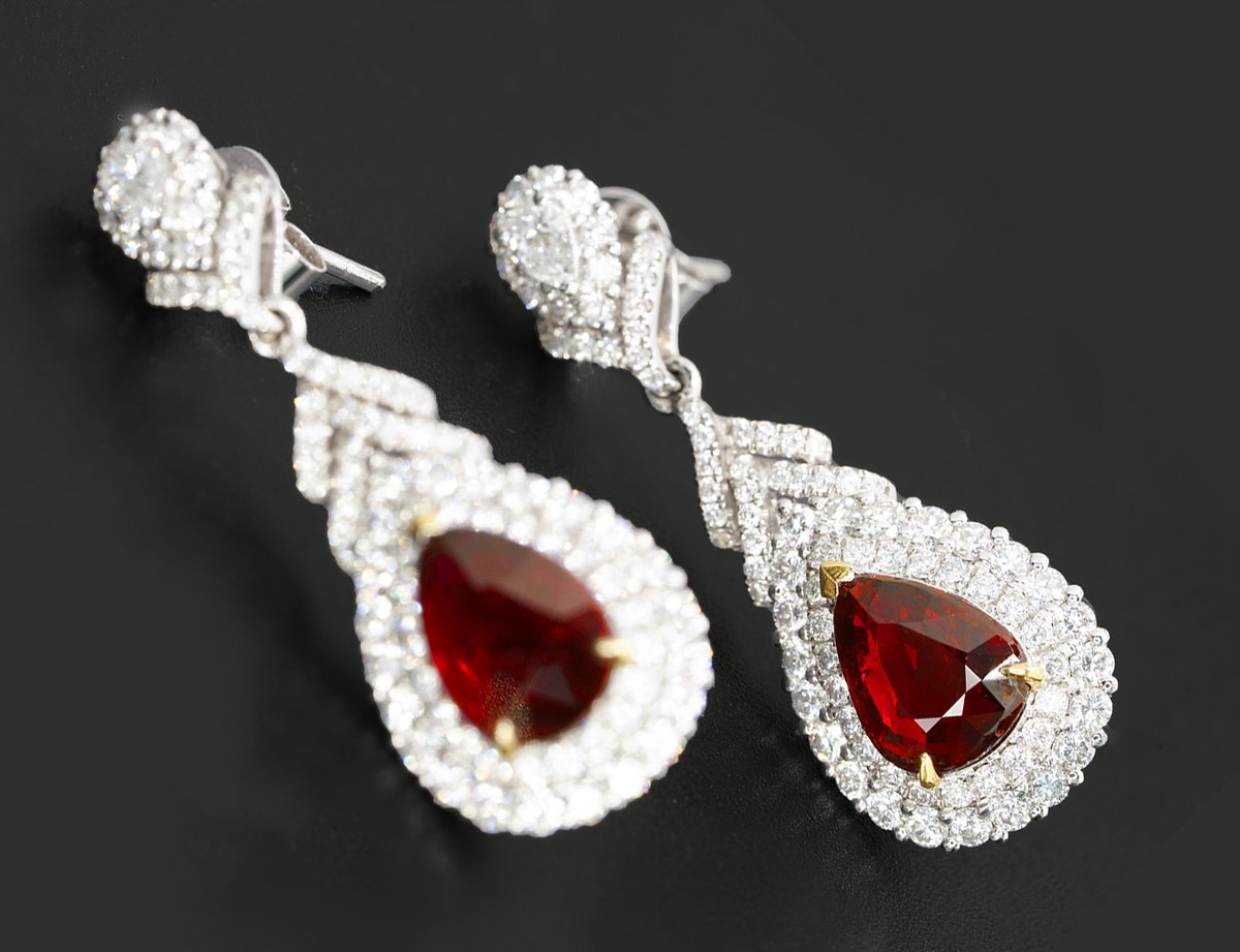 These 4.00ct Pigeon Blood Ruby diamond earrings are stunning! Perfect for any occasion. ❤️💎 #FourLeafDiamonds #RubyEarrings #Jewelry #DubaiJewelry #LuxuryUAE #UAEFashion #RubyJewelry #EmiratiStyle #DubaiGlam #MiddleEastJewels #UAEJewels #GlamDubai