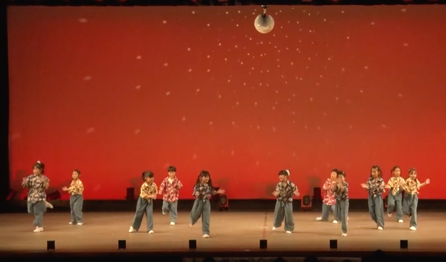 kidsgarden_fs's tweet photo. 🎵舞台　#キッズダンス

2024,3,20水曜日　祝日
第30回キッズガーデン武蔵小杉教室発表会
川崎市民プラザ　ふるさと劇場

🎧 #DoWell 🎤 #Sirup 💃#Pistouch

#川崎市 #武蔵小杉 #バックダンサー #制作開放 #新丸子 #元住吉 #武蔵中原 #武蔵新城 #企業公式相互フォロー #企業公式 #設営完了
#スポーツクラブ #フィットネスクラブ

体験見学の申込＆問い合わせ
https://t.co/RLOC3cX7ot