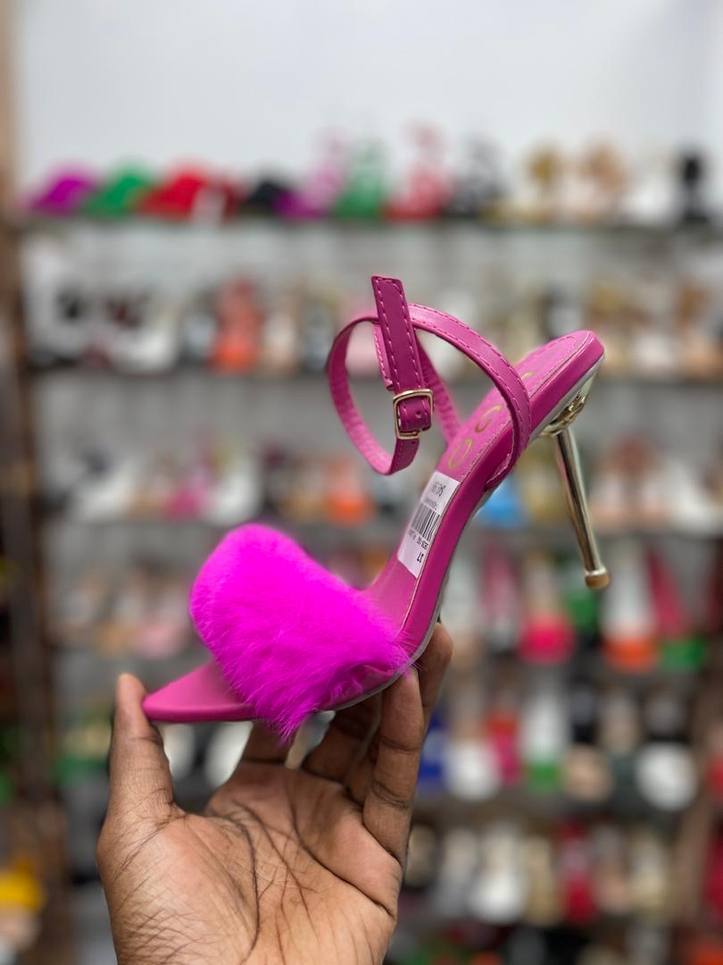 greyce99's tweet photo. How about you let us update that closet with some sassy heels.
We do deliveries.
DM for more details 
Whatsapp 0709716884
65k for a pair https://t.co/hiVzL4chCA