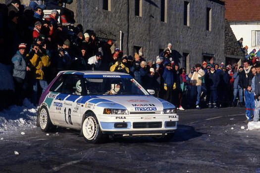 #MazdaMonday
The Mazda 323, proof if proof be needed that turbofan wheels make any rally car look cool 😎👌

📸 Girardo&Co 
Pictures of Rallying