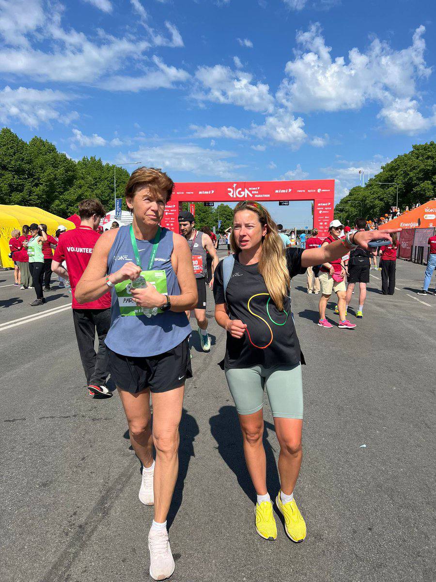 🇱🇻 The head of Latvia's Ministry of Foreign Affairs, Baiba Braže, ran her first half-marathon to raise funds for drones for Ukraine. Baiba Braže announced on Saturday that she had signed up for the 21km run, her first half-marathon, running with the number 815 to symbolize the