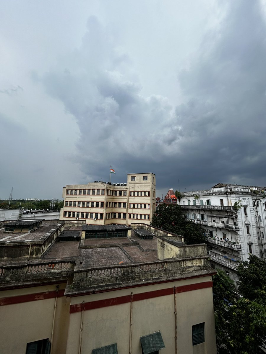tanuj_er's tweet image. Today Heavy #Thunderstrom #Rain at #Kolkata today with gusty winds at 11.30 am #KolkataRains @indiametsky