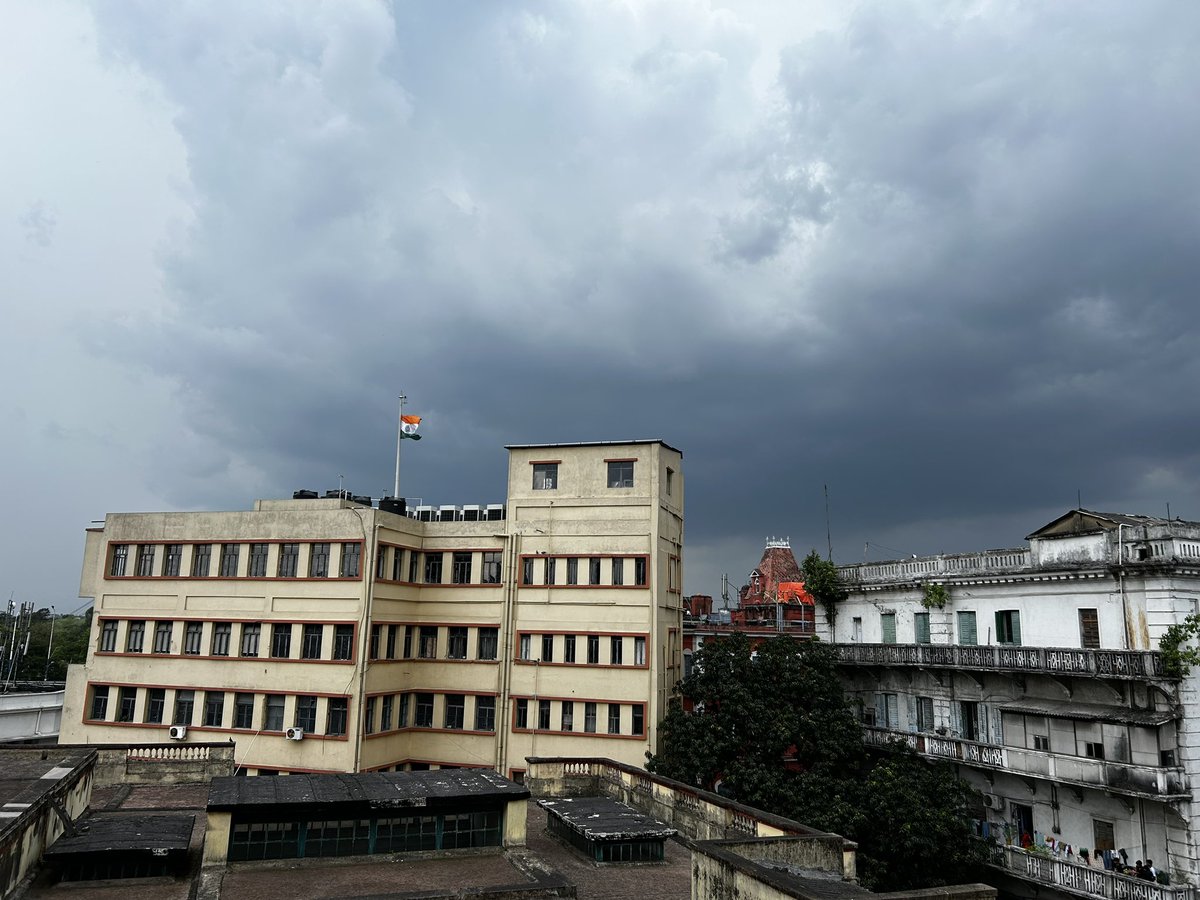 tanuj_er's tweet image. Today Heavy #Thunderstrom #Rain at #Kolkata today with gusty winds at 11.30 am #KolkataRains @indiametsky