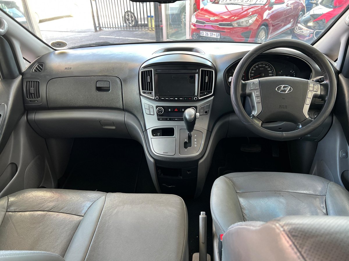 Price drop🚨 2019 Hyundai H-1 2.5 CRDI ELITE Auto 9-Seater Mileage: 191 000km Transmission: Automatic Color: White Fuel: Diesel Body Type: MPV ~Cash Price: R517 500~ New Cash price R435 500 Call or WhatsApp 068 442 3162 WhatsApp only 076 934 9110