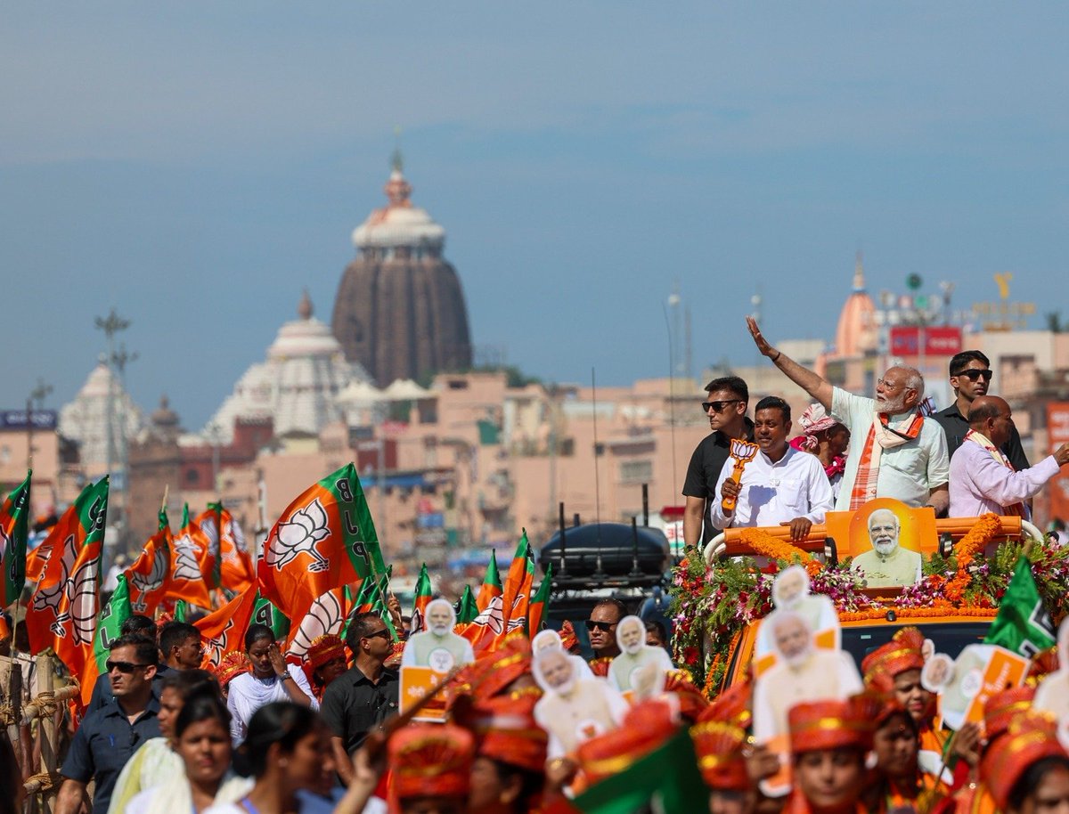 narendramodi's tweet image. Here are some glimpses from the roadshow in Puri.