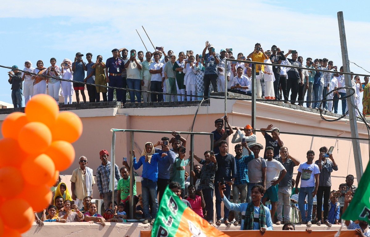 narendramodi's tweet image. Here are some glimpses from the roadshow in Puri.