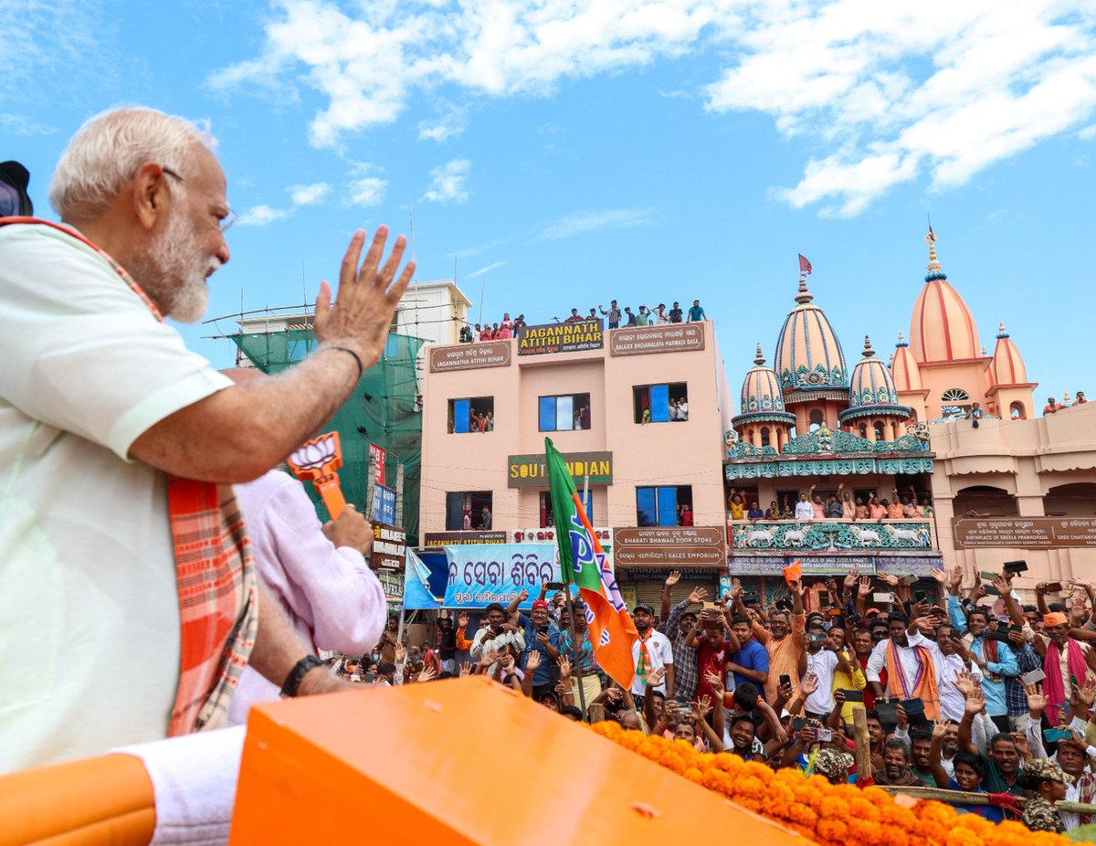 narendramodi's tweet image. Here are some glimpses from the roadshow in Puri.