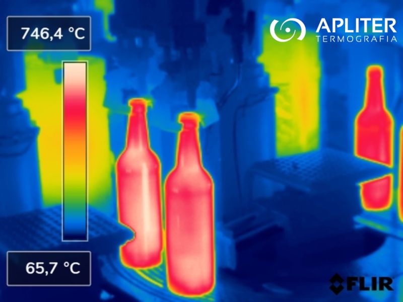 TERMOGRAFIA_'s tweet photo. El uso de cámaras termográficas de automatización en el control del soplado de botellas de vidrio, mejora la eficiencia y calidad. Las cámaras @flir detectan defectos en tiempo real, reduciendo botellas defectuosas, y acelerando la producción. 

Más info: https://t.co/lSQcQovOO0 https://t.co/aFGDBjdwNE