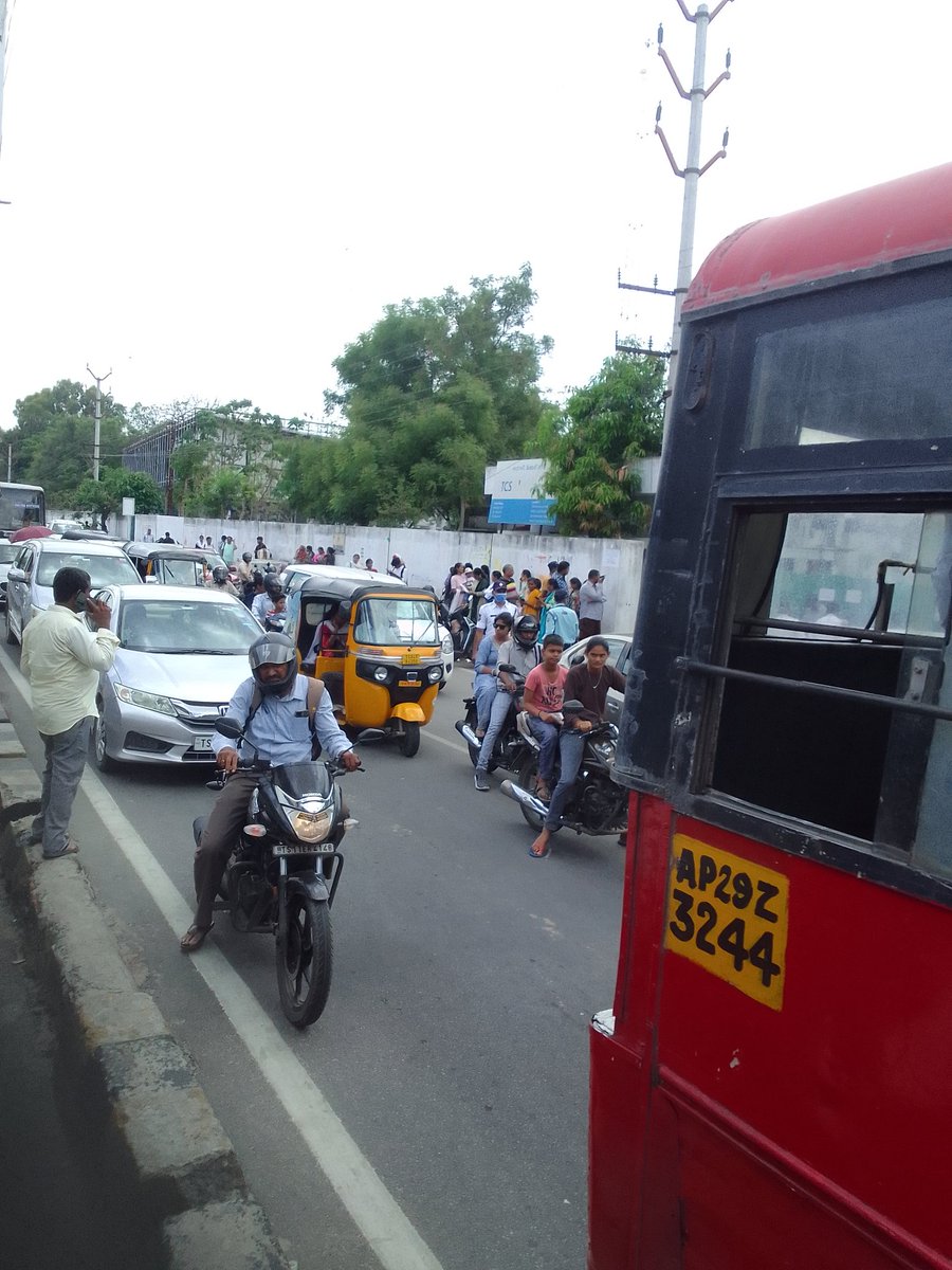 Krishna46890708's tweet photo. @HYDTP 
Sir, every week or every Sunday there will be competitive exams at TCS office, Moulali. There is heavy traffic jam on these days. Please plan to provide parking place duly consulting with the organisers of exams. Submitted for necessary action. https://t.co/GZanR47kEx