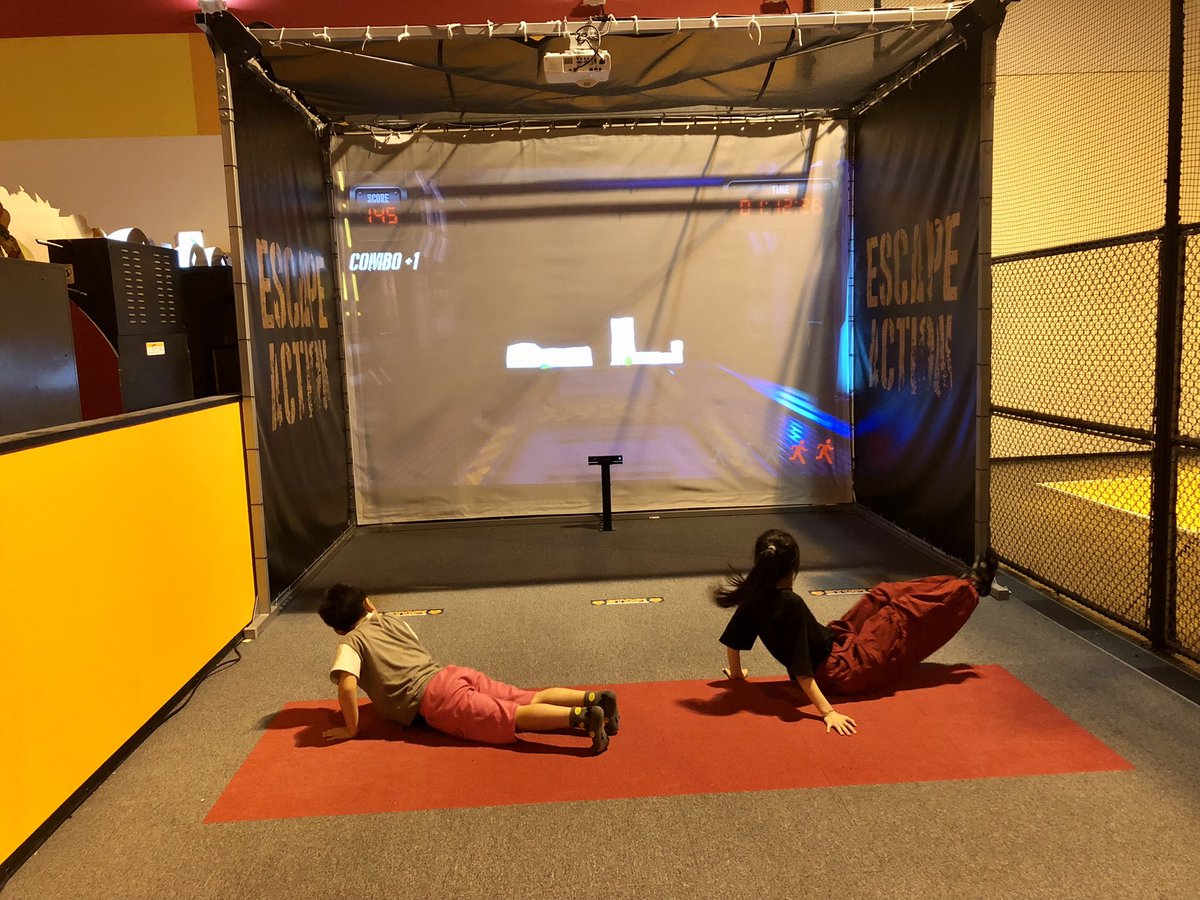aktombo's tweet photo. 本日は店休日
子供達は代休
こんな日は
ROUND1がいいっちゃない！ https://t.co/g7ILS8dgRl