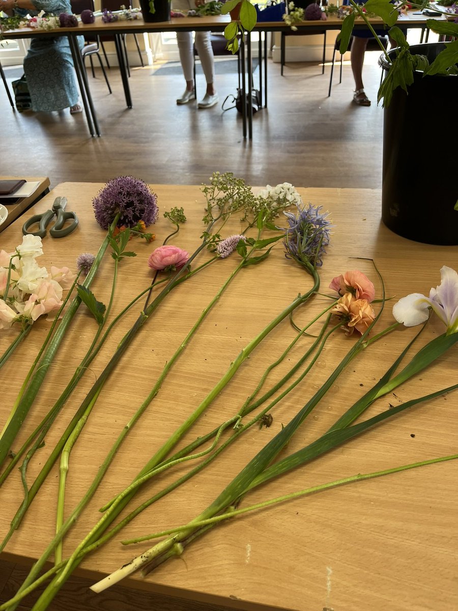 Fradswell's tweet photo. #Fradswell flower workshop last weekend. Very popular and wonderful blooms to work with!
#flowers #florists #countryliving #community https://t.co/rHhtqJ4OzE