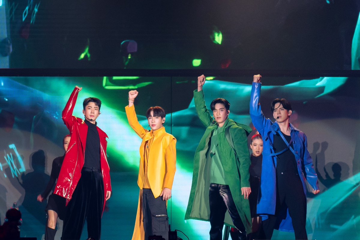 ManekoVenoxe's tweet photo. Happy 1 year Anniversary with the best boys ❤💛💚💙
#1YearWithBeluca https://t.co/y9wcvbkXqE