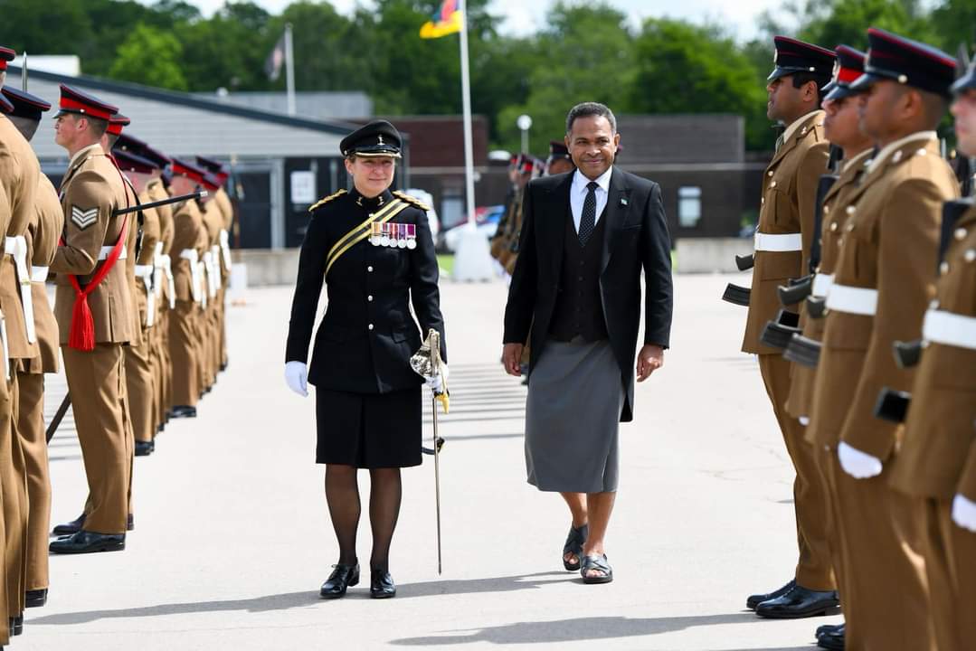 Fiji_MFAET's tweet photo. 🇫🇯🤝🇬🇧
🌟An immensely proud moment for Fiji’s High Commissioner to the United Kingdom (UK) Mr Jovilisi Suveinakama, as he witnessed for the first time, the pass off parade for the 25 Fijian recruits who have embarked upon a new journey that is both memorable and emotional. https://t.co/1ivu2kHE7P