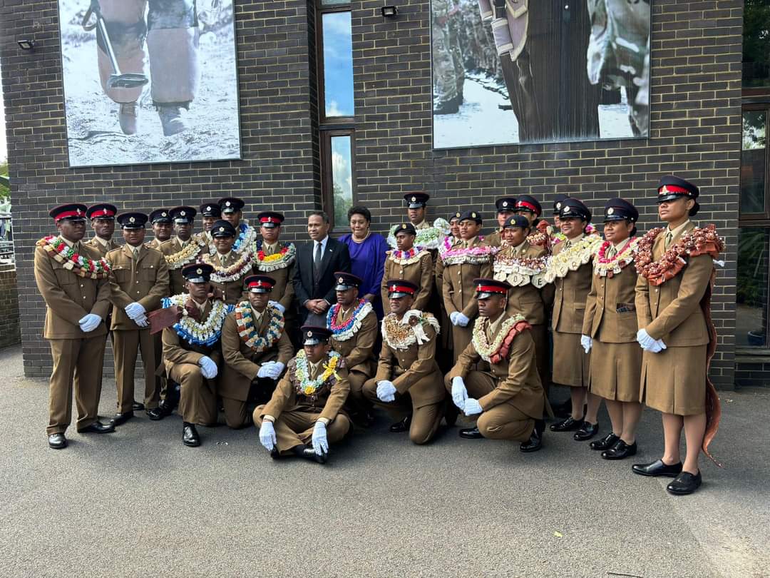 Fiji_MFAET's tweet photo. 🇫🇯🤝🇬🇧
🌟An immensely proud moment for Fiji’s High Commissioner to the United Kingdom (UK) Mr Jovilisi Suveinakama, as he witnessed for the first time, the pass off parade for the 25 Fijian recruits who have embarked upon a new journey that is both memorable and emotional. https://t.co/1ivu2kHE7P