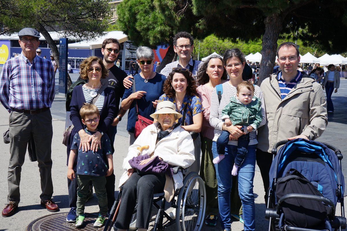 GabrielJubete's tweet photo. Recuperant les sortides familiars pel port de Barcelona amb motiu de la celebració dels 99 anys de la mare.
No va poder ser amb les Golondrines de tota la vida, però va ser igualment emotiu! https://t.co/hdrwzU78Fe