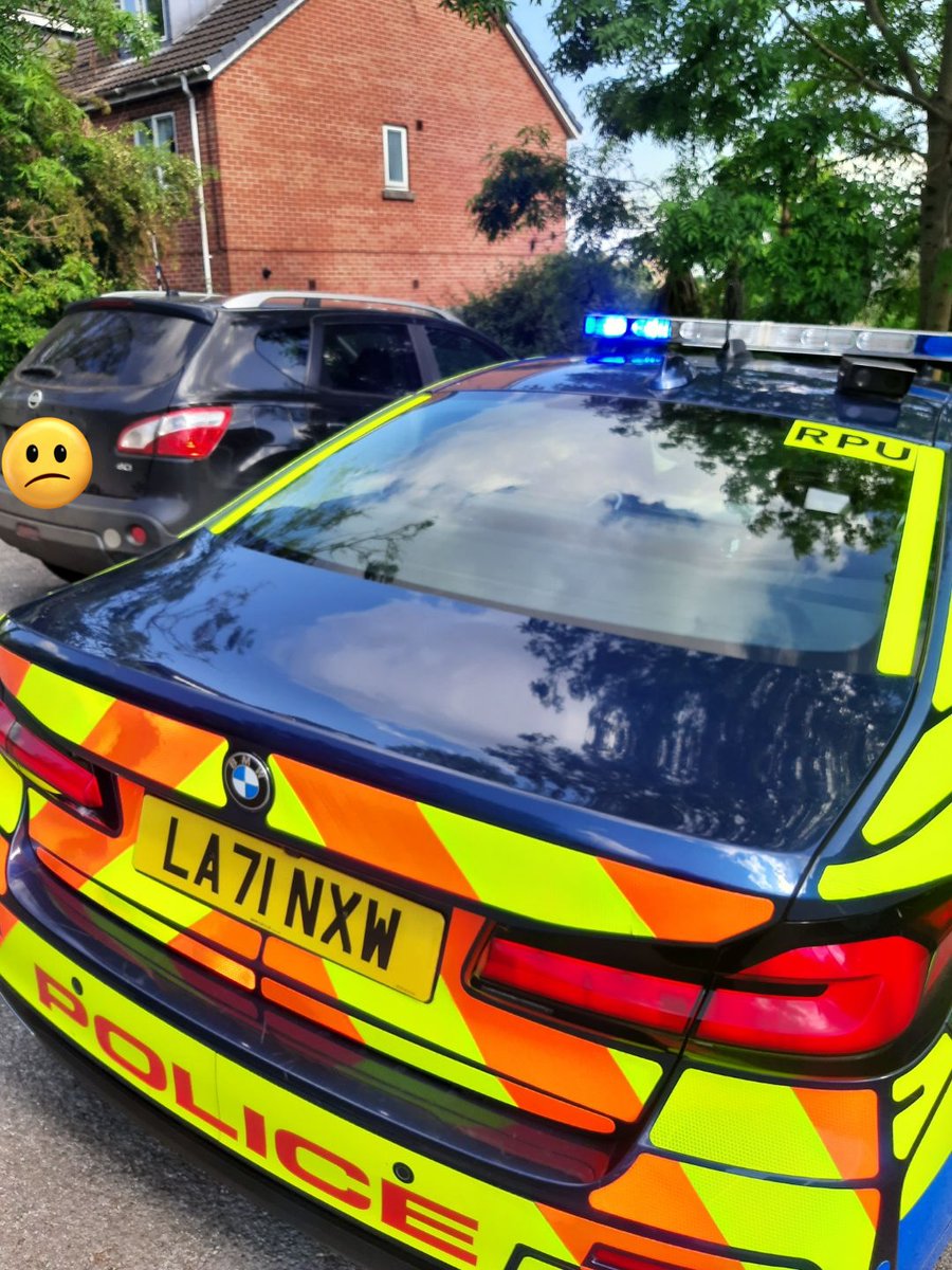 #RPU stopped this driver yesterday in Chippenham. The driver was seen using his phone at the wheel. The vehicle was found to have no insurance, no MOT and no tax and was #seized.