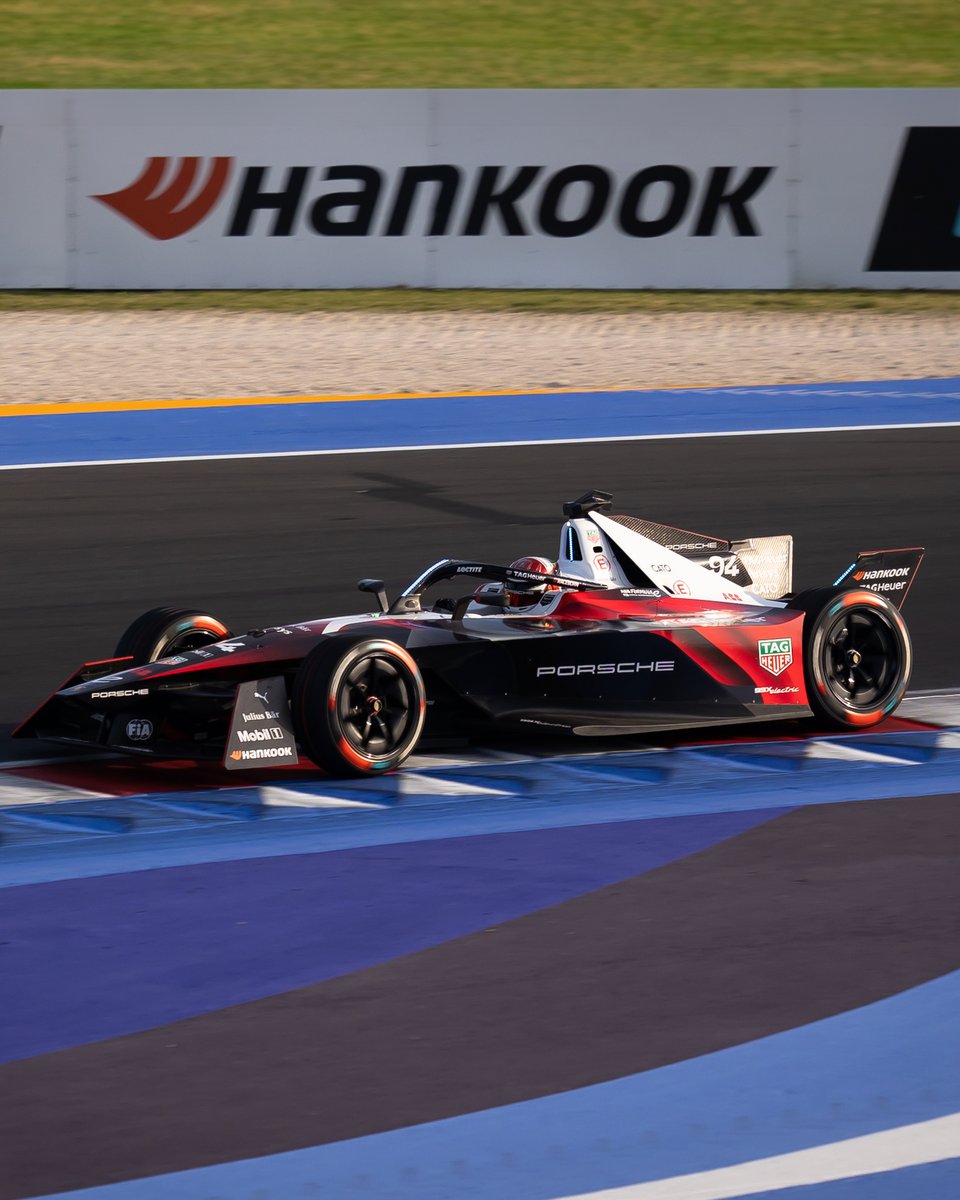 It’s #RaceWeek again, and we’re off to China! 🇨🇳 The ABB FIA Formula E World Championship and the Hankook iON Race will be in Shanghai on 25th and 26th may for the next double-header in Season 10. #hankook #motorsport #formulae @PorscheFormulaE @FIAFormulaE