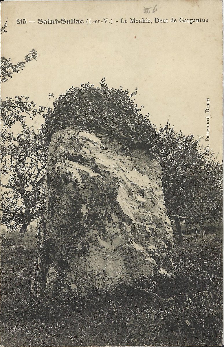 The menhir of La Dent de Gargantua (Gargantua’s Tooth) is close to the village of Chablé in St-Suliac (Ille-et-Vilaine). It is a large block of coarse, angular white quartz standing 5m tall. This card by Passemard in Dinan c. 1905.