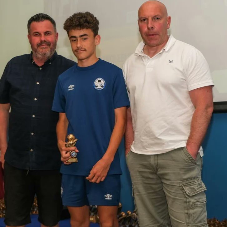 airbusacademy's tweet photo. Airbus UK Broughton FC Academy U14s Player's Player Jake Pendlebury ⚽✈️👏🏆 @Python1980 @mallen76watford https://t.co/lUY9I1p5EG