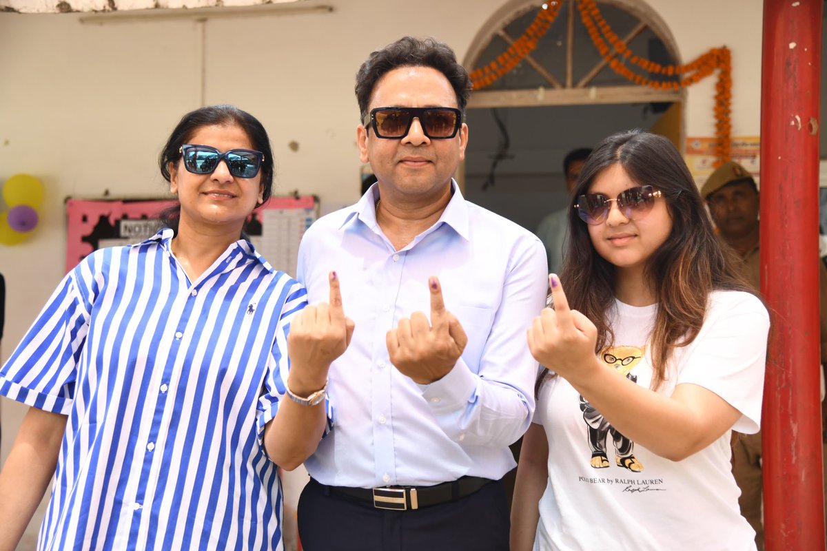 Voting is the expression of our commitment to ourselves, to each other and to this Great Nation!

Your Vote, Your Right, Your Choice

We Voted, Did You?